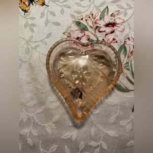Smal pink heart shap glass try